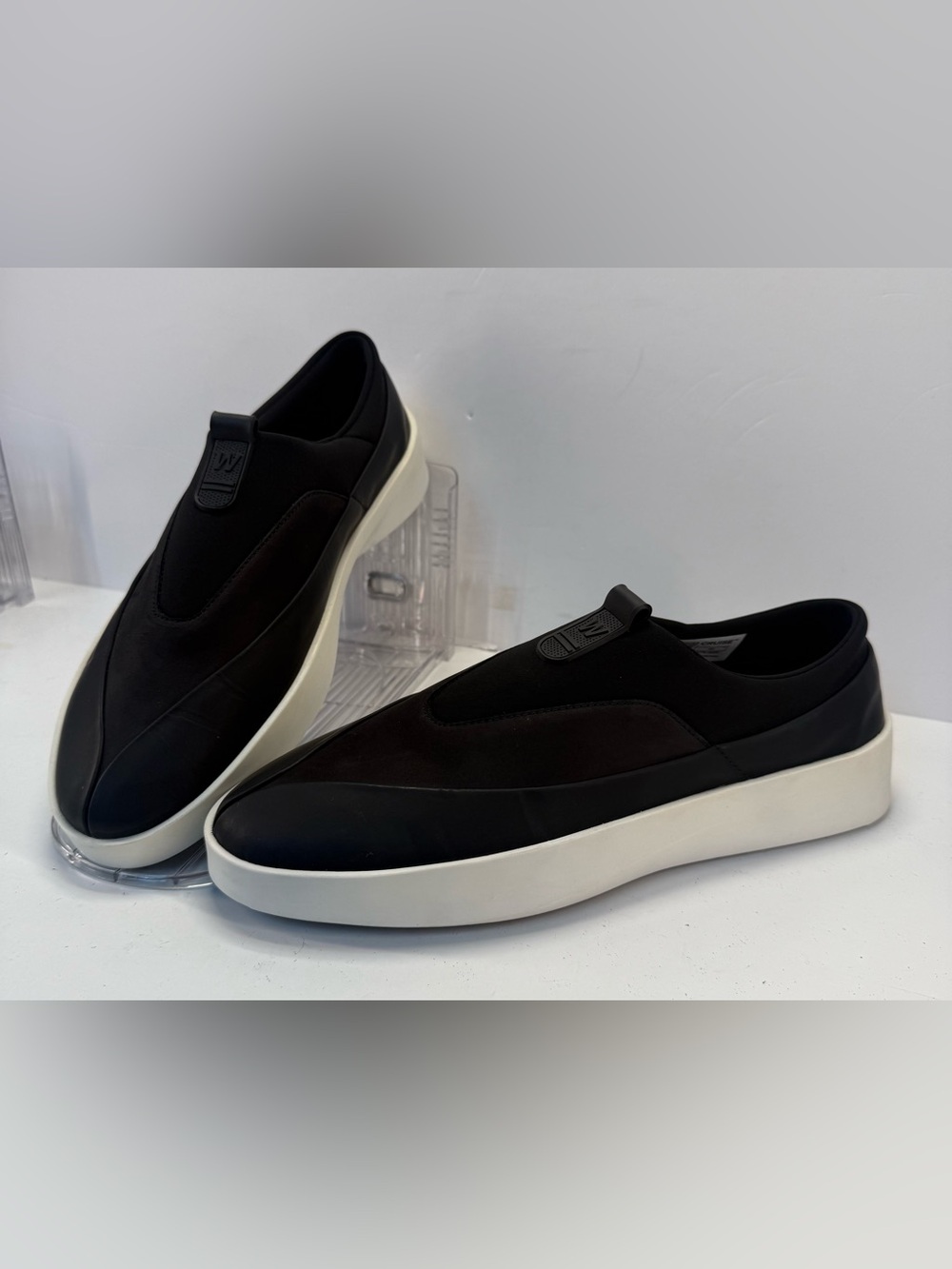 Wolf & Shepherd Cruise Tre Black Slip-On sneaker with White Platform Sole M8 W10